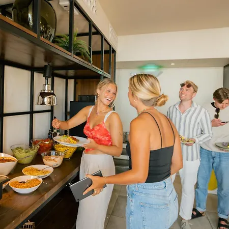 Hostel Lapoint Surf Camp *