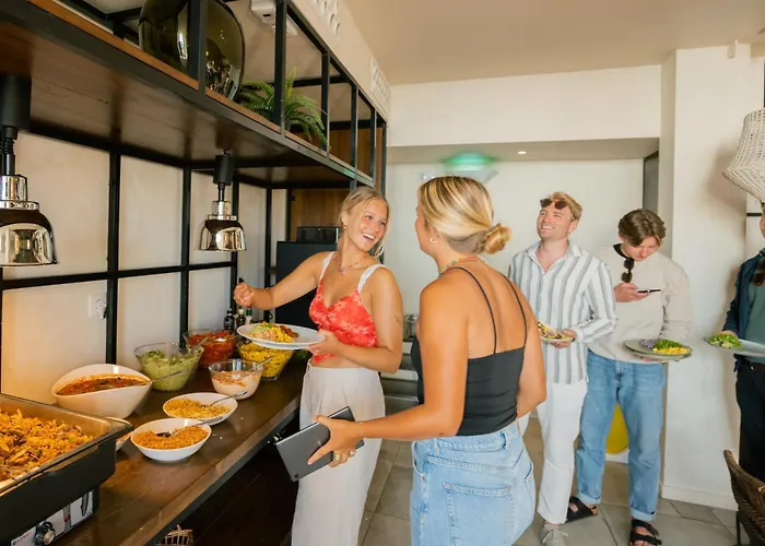 Hostel Lapoint Surf Camp *