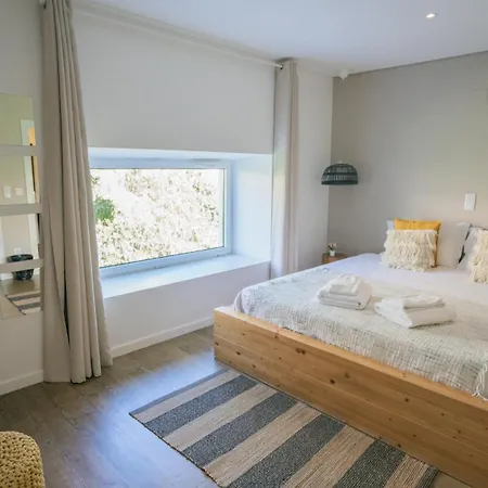 Lapoint Surf Camp * Ericeira